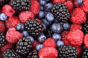 berries-blackberries-blueberries-87818