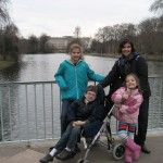 Rani, Ben, Lucy and Charlotte near Buckingham Palace