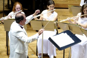 David Martins conducts an enthusiastic, talented group of young musicians 