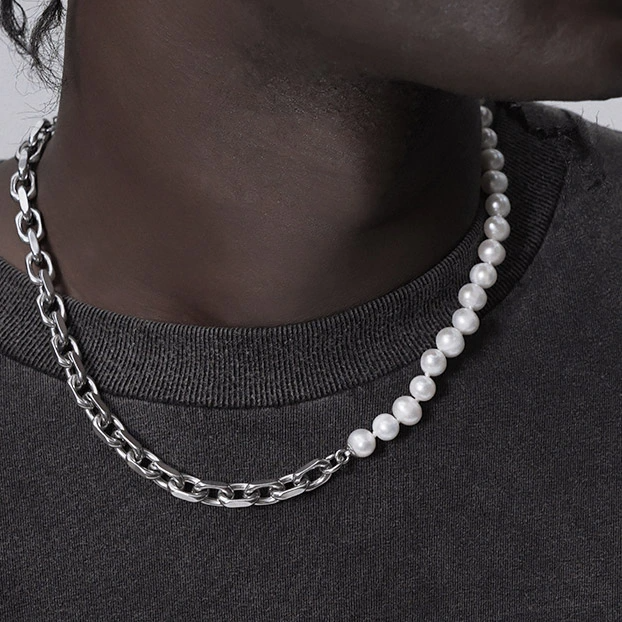 Hollywood men are jazzing up their jewelry with pearls